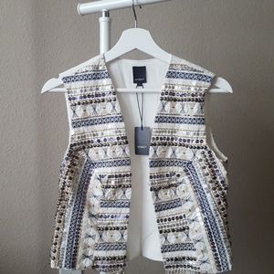 Studio F 👗 embroidered vest. New with tags.